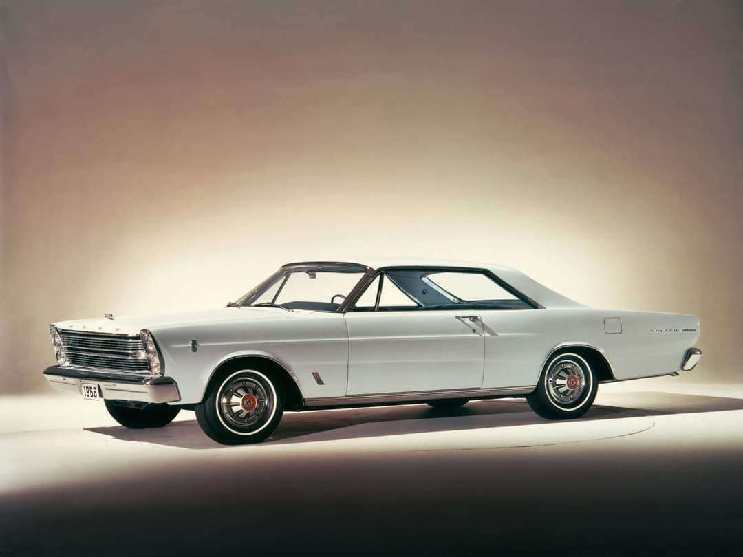 Ford Galaxie 500 XL del 1966 puzzle online