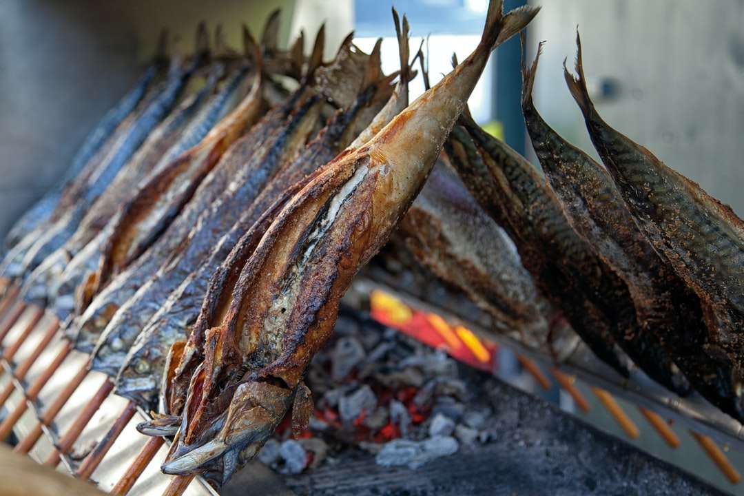 poisson grillé sur barbecue au charbon de bois puzzle en ligne