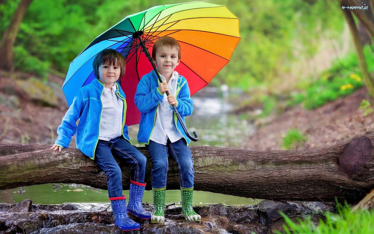 Kinder mit Regenschirm Online-Puzzle