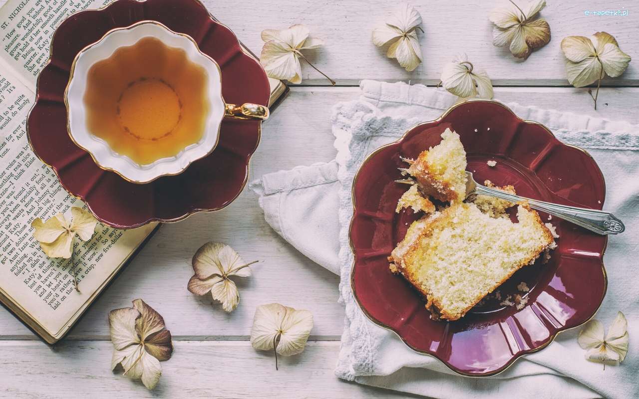 Sütemény, tea online puzzle