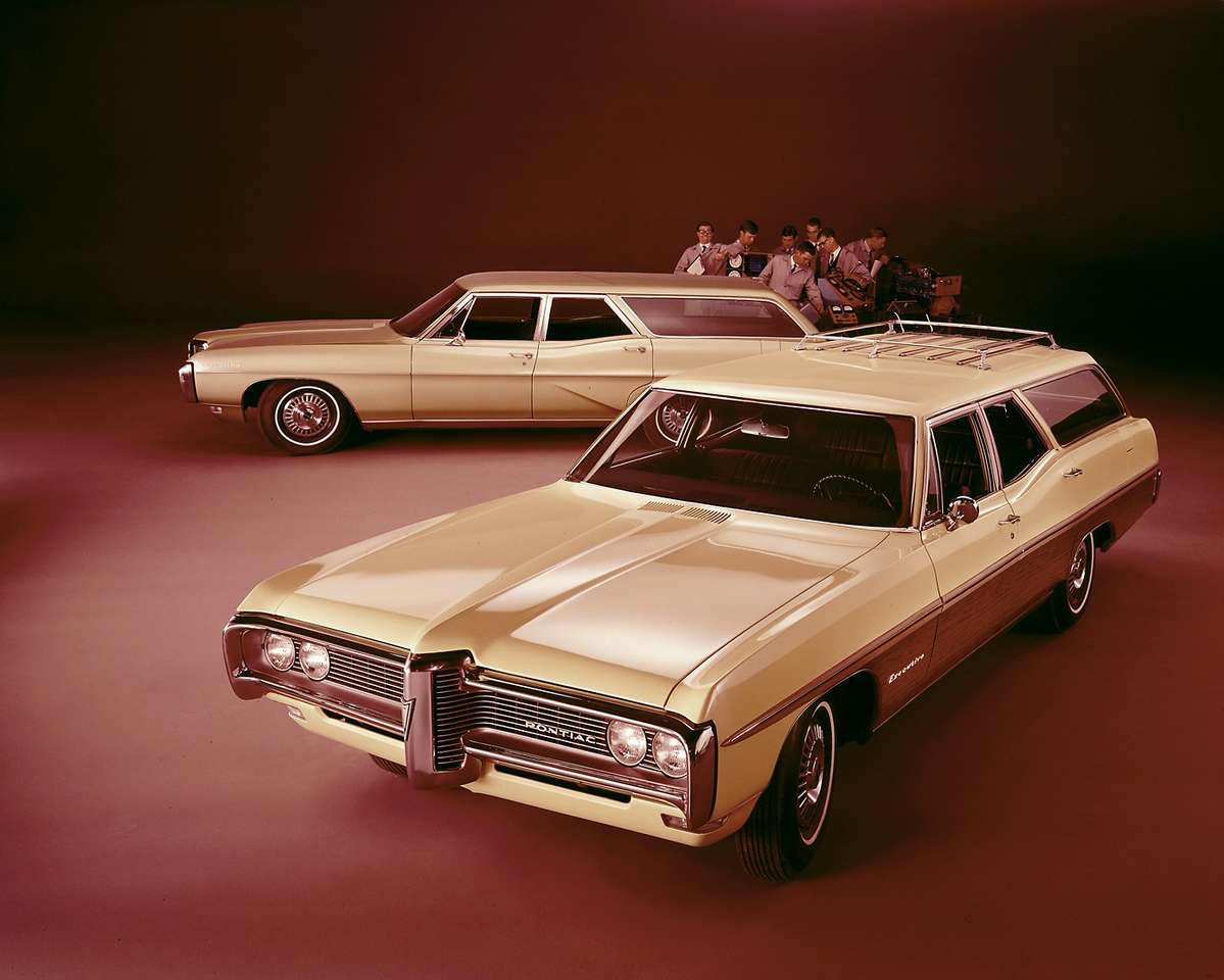 1968 Pontiac Executive station wagon puzzle online