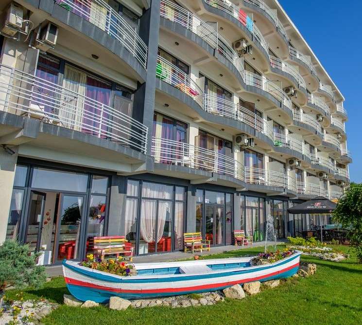 Eforie Nord Hotel Vis in Romania puzzle online