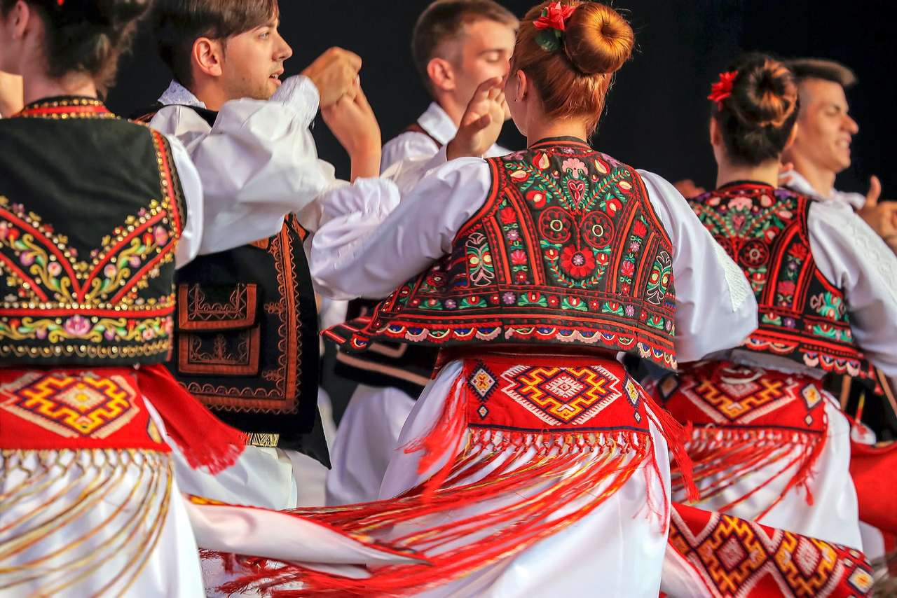 Lidový tanec v Rumunsku online puzzle