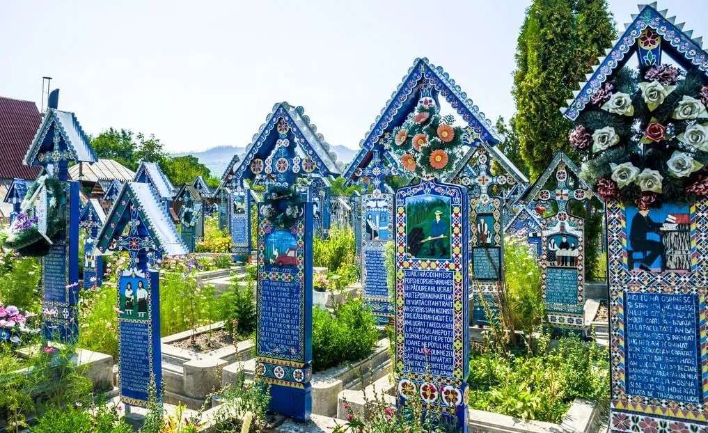 Гробници в Марамуреш в Румъния онлайн пъзел