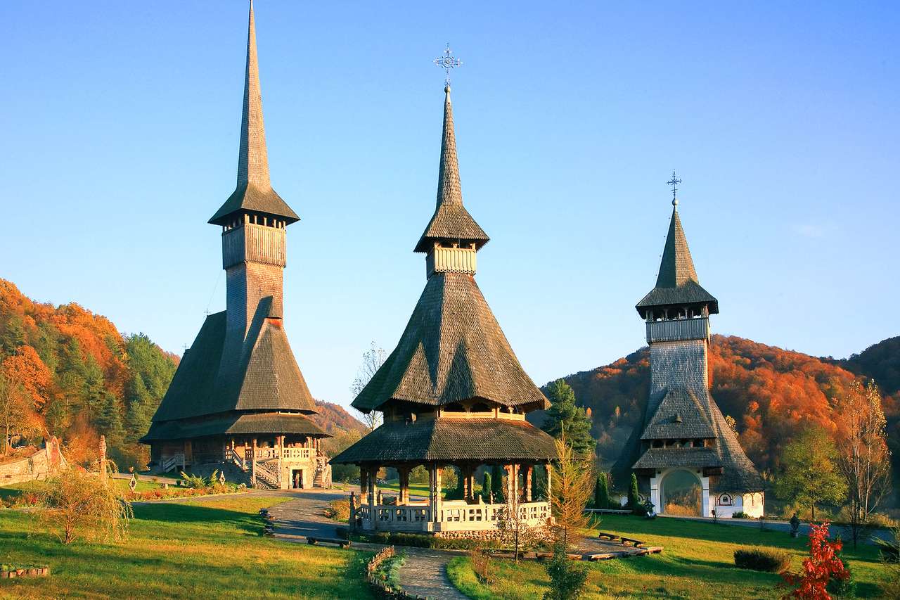 Träkyrkor i Maramures i Rumänien pussel på nätet