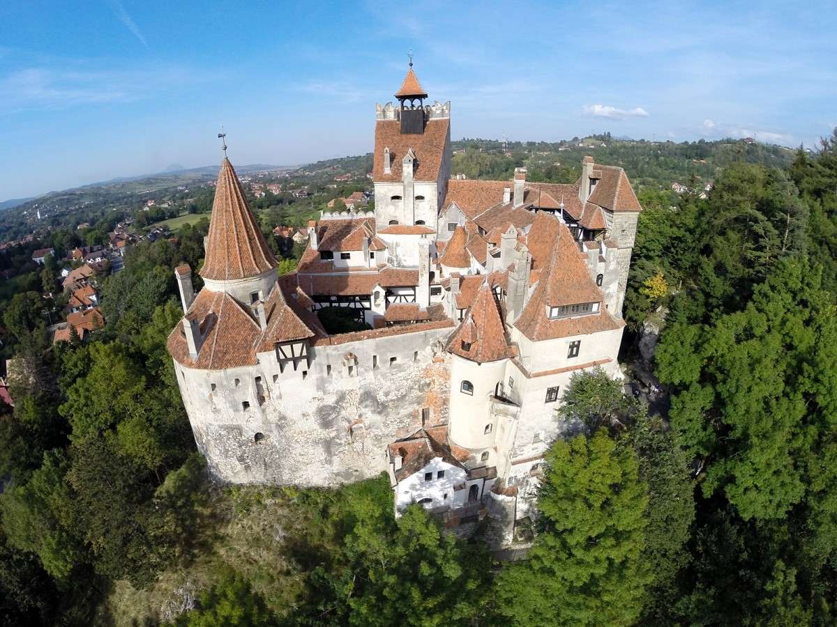 Castelo de Bran na Romênia quebra-cabeças online