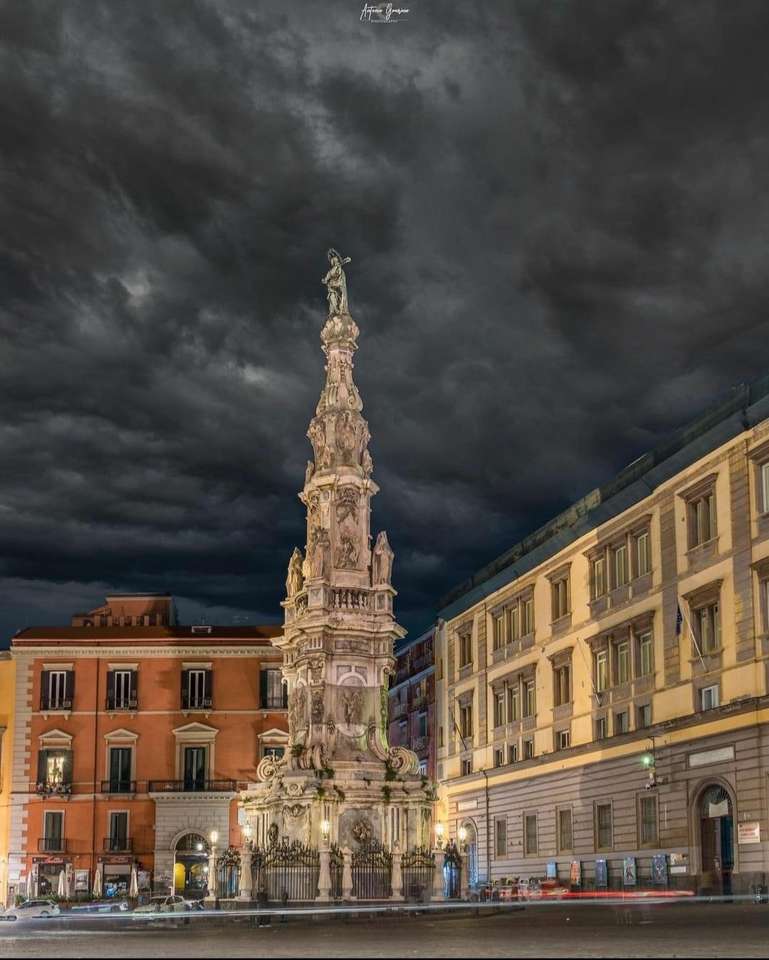 Piazza del Gesù Neapel Puzzlespiel online