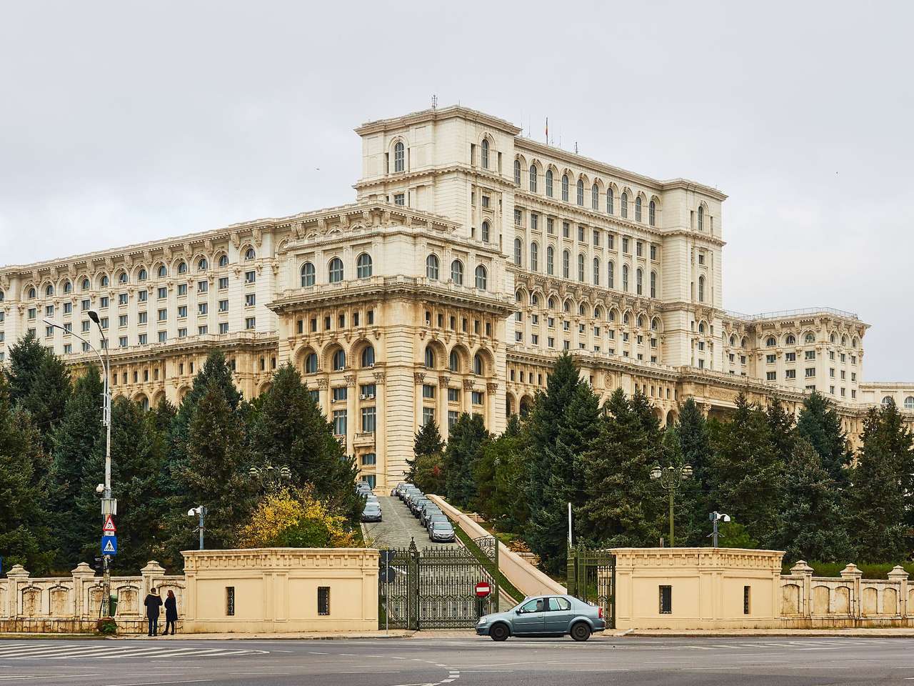 Budova parlamentu v rumunské Bukurešti online puzzle