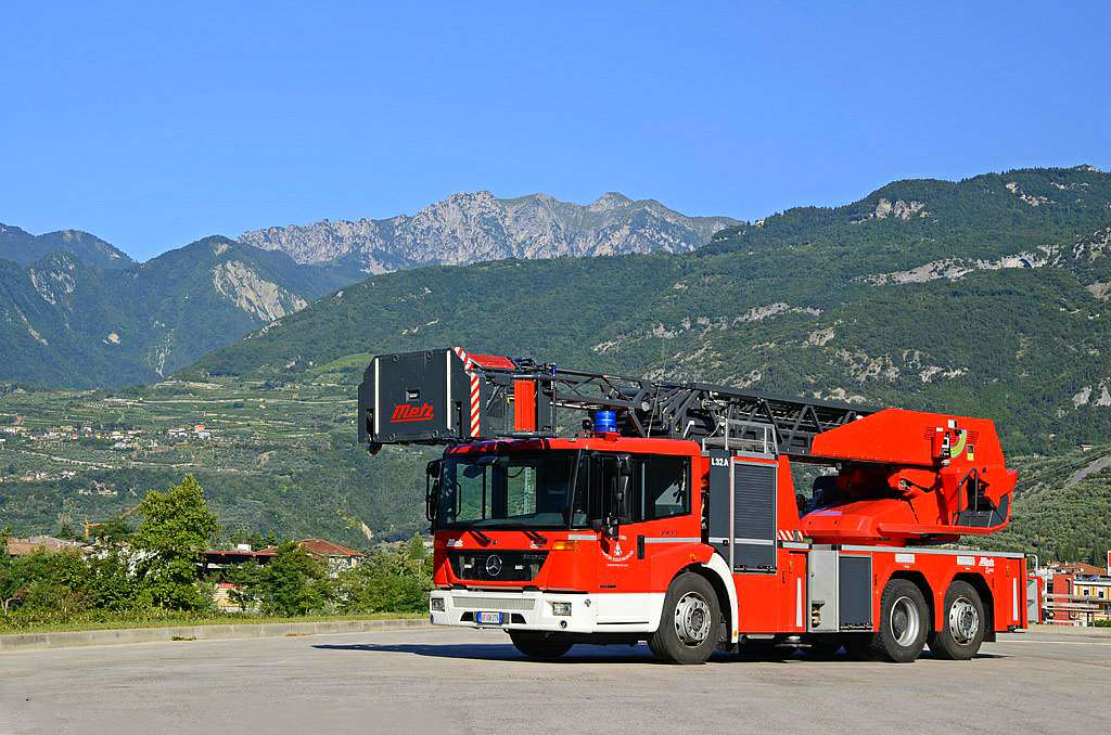Cuerpo de bomberos en los Alpes rompecabezas en línea