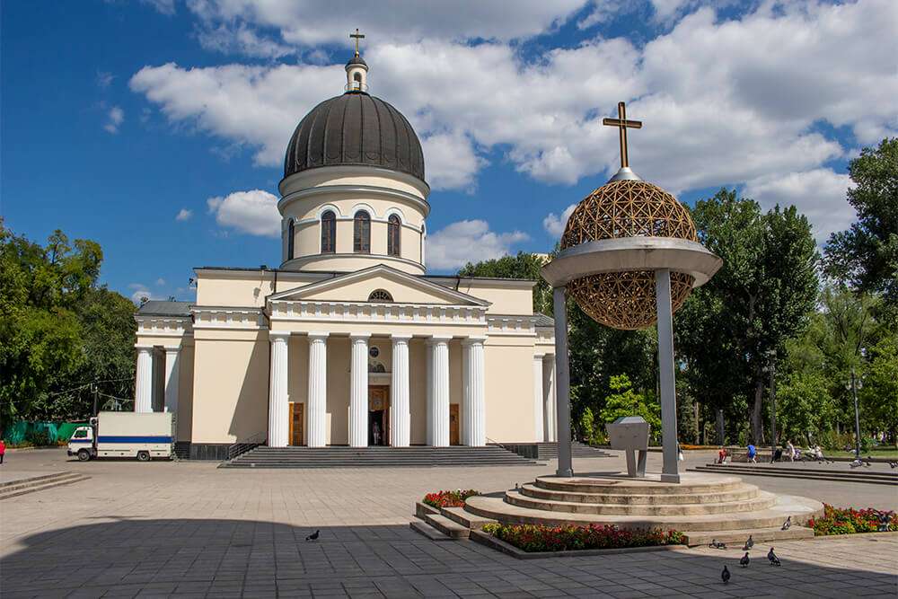 Cathédrale de la Nativité de Chisinau en Moldavie puzzle en ligne