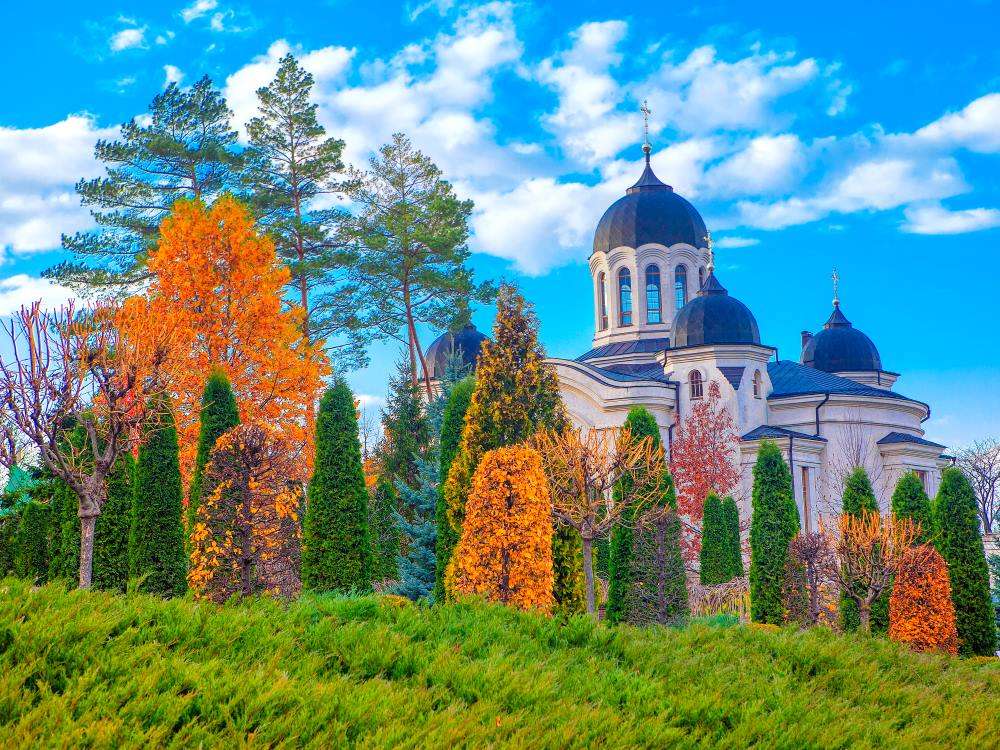 Klosteranlage in Moldawien Online-Puzzle