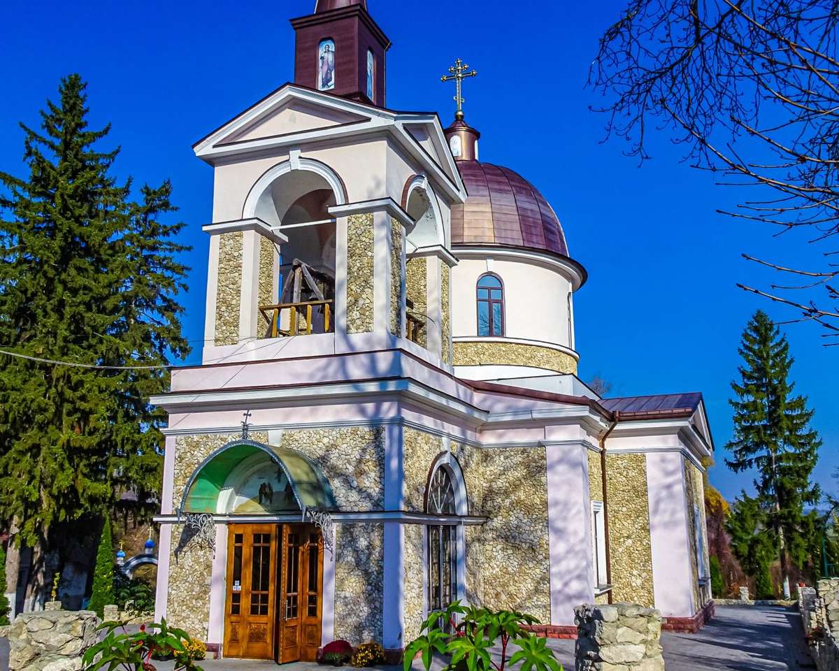 Hirjauca kloostercomplex in Moldavië online puzzel