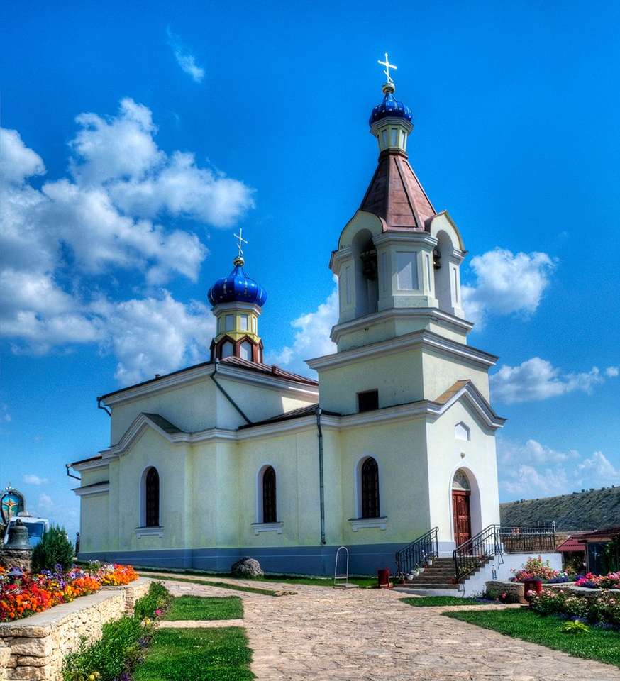 Église Orheiul Vechi en Moldavie puzzle en ligne
