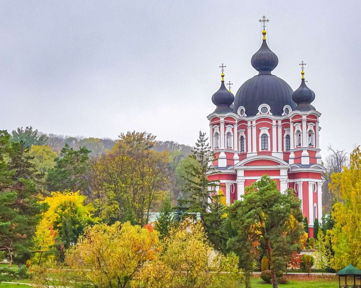 Kirchengebäude in Moldawien Puzzlespiel online