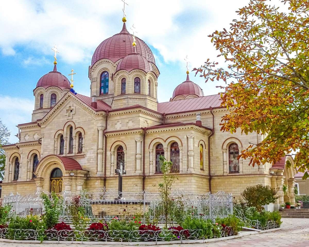 Edificio della chiesa in Moldova puzzle online