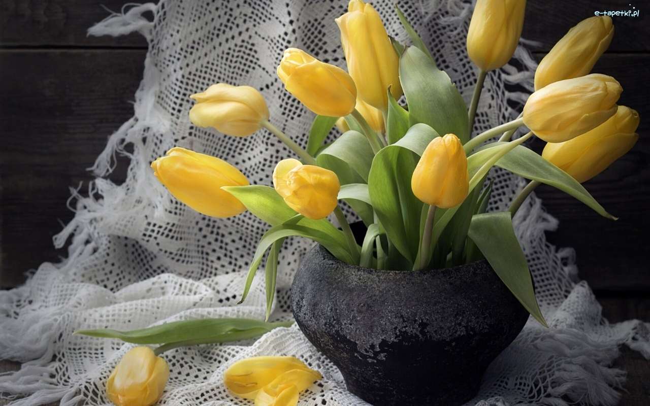желтые тюльпаны пазл онлайн
