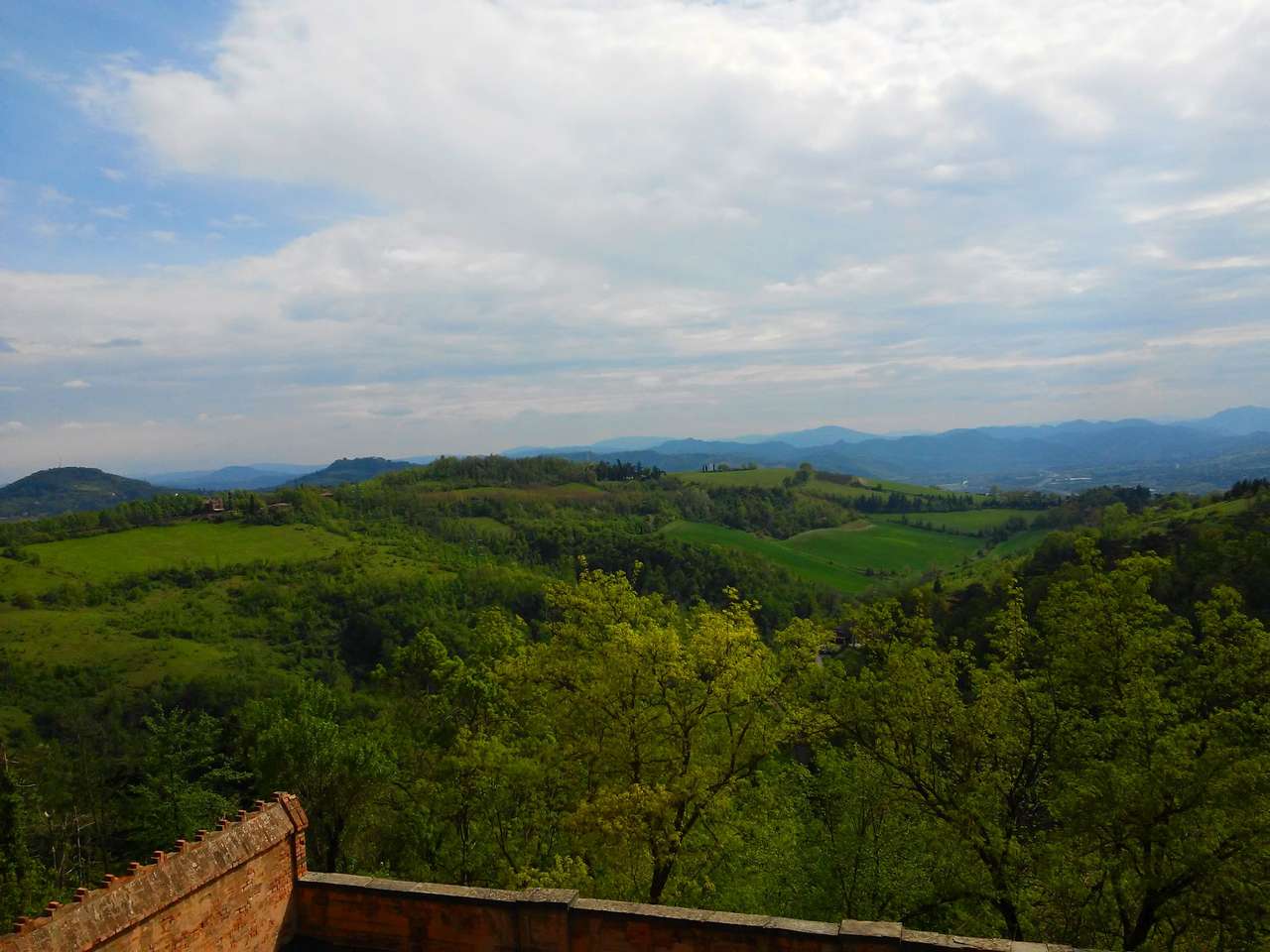 Panorama över omgivningarna i Bologna Pussel online