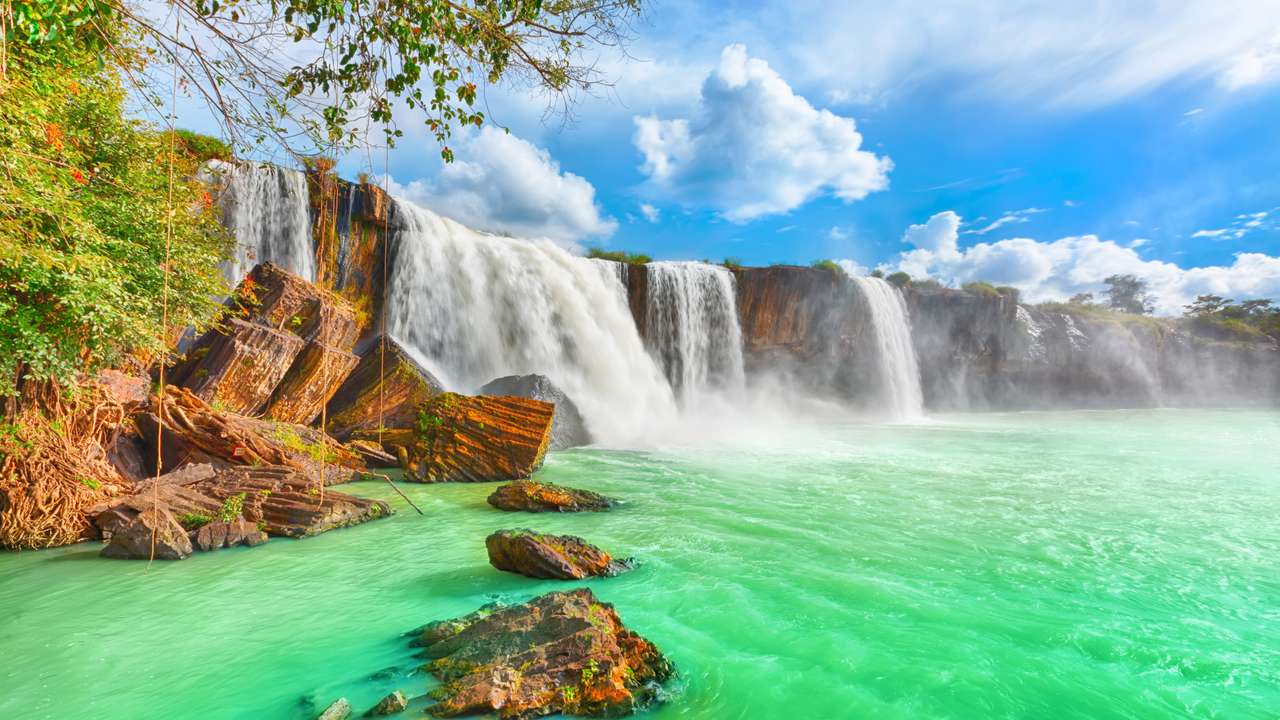 vackert vattenfall Pussel online