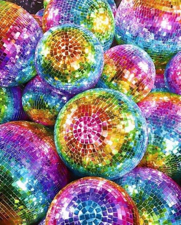 Färgglada skinande regnbågsbollar Pussel online