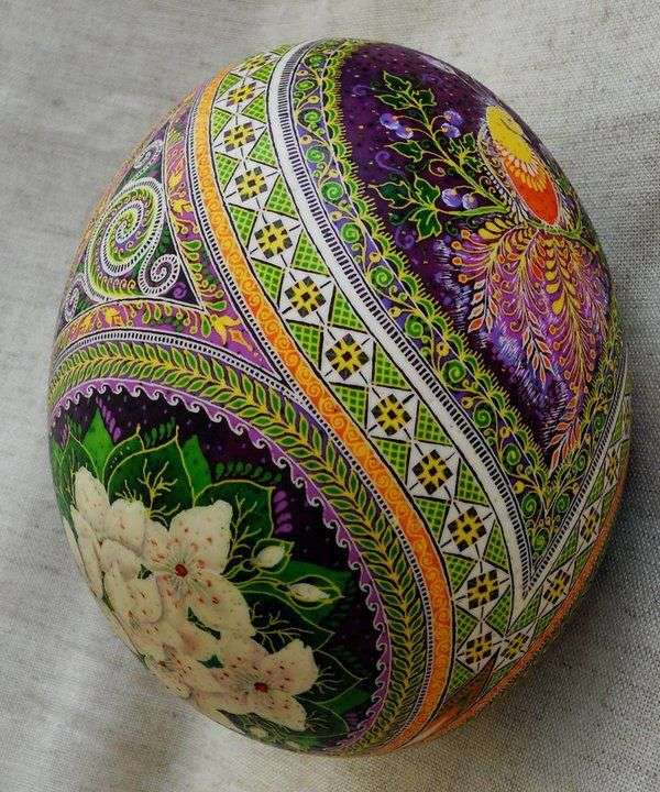 Velikonoce Umělecky malované pštrosí vejce online puzzle