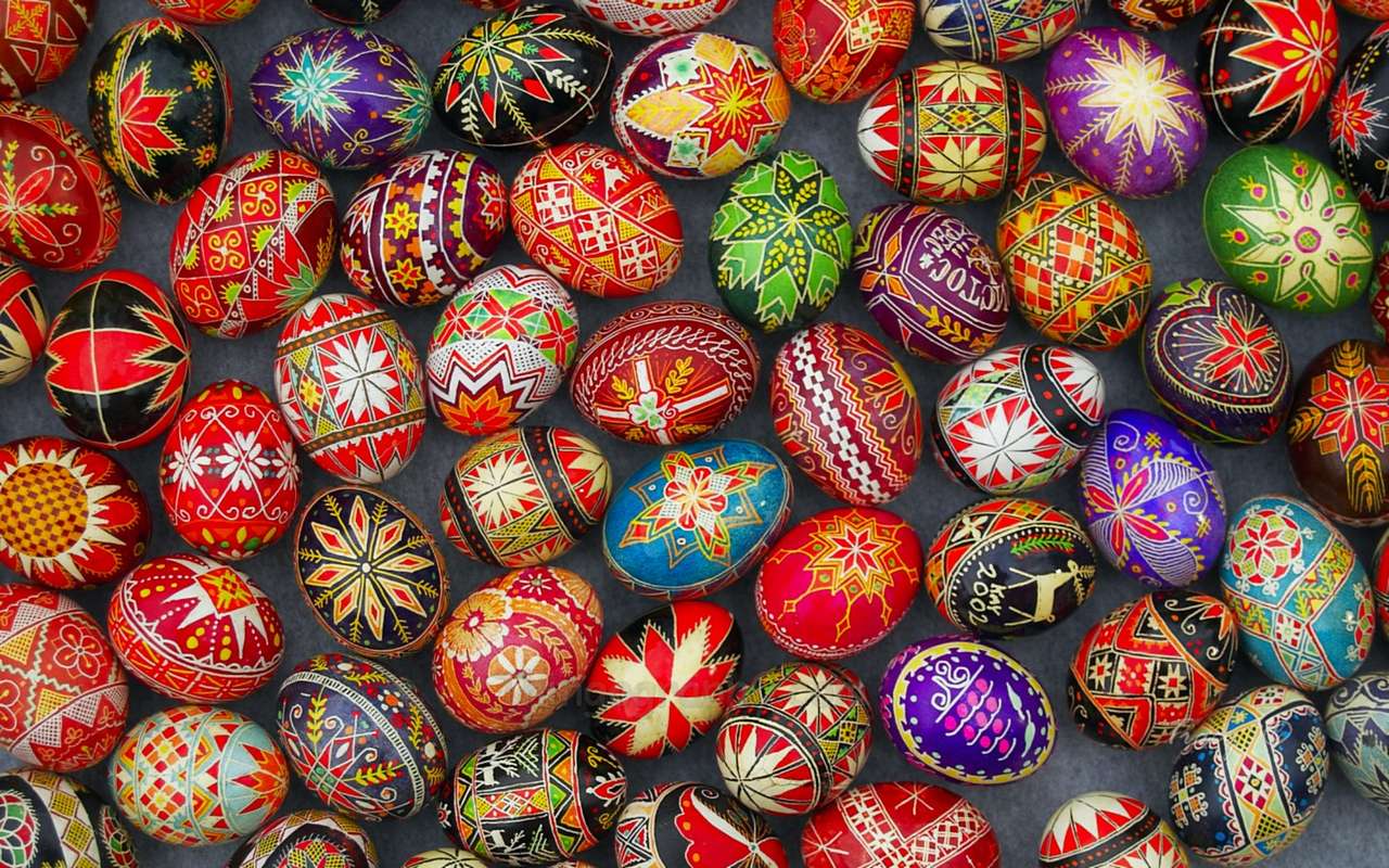 Пасхальные крашеные яйца из Украины пазл онлайн