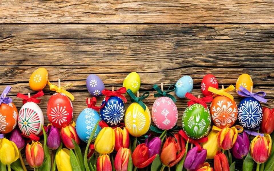Tulipes de Pâques et oeufs de Pâques colorés puzzle en ligne