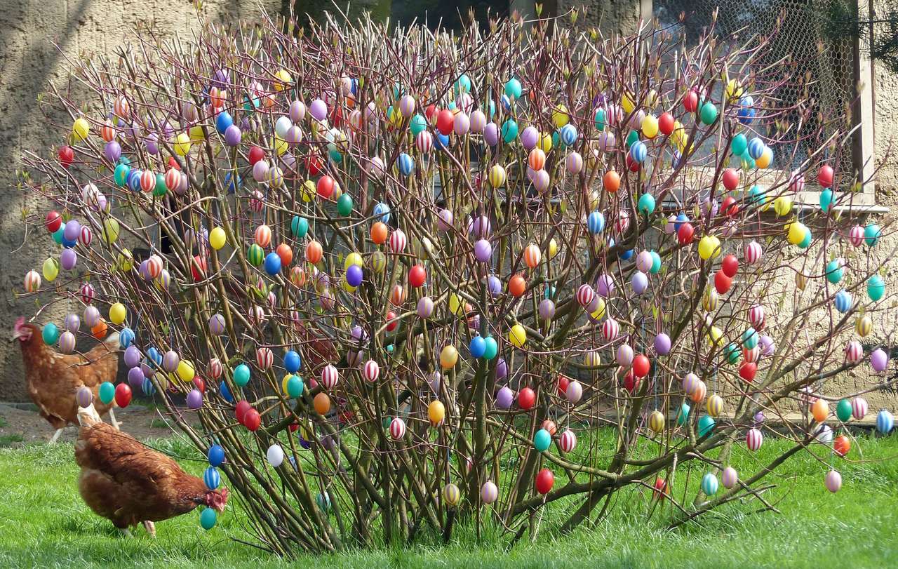 Húsvéti húsvéti bokor a kertben online puzzle