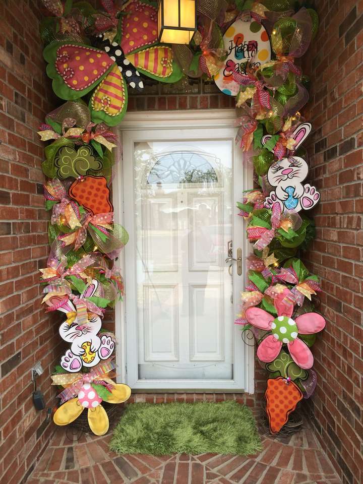 Pascua Decoraciones de Pascua frente a la entrada de la casa rompecabezas en línea