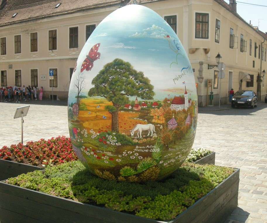 Pasen groot geschilderd paasei in Kroatië legpuzzel online