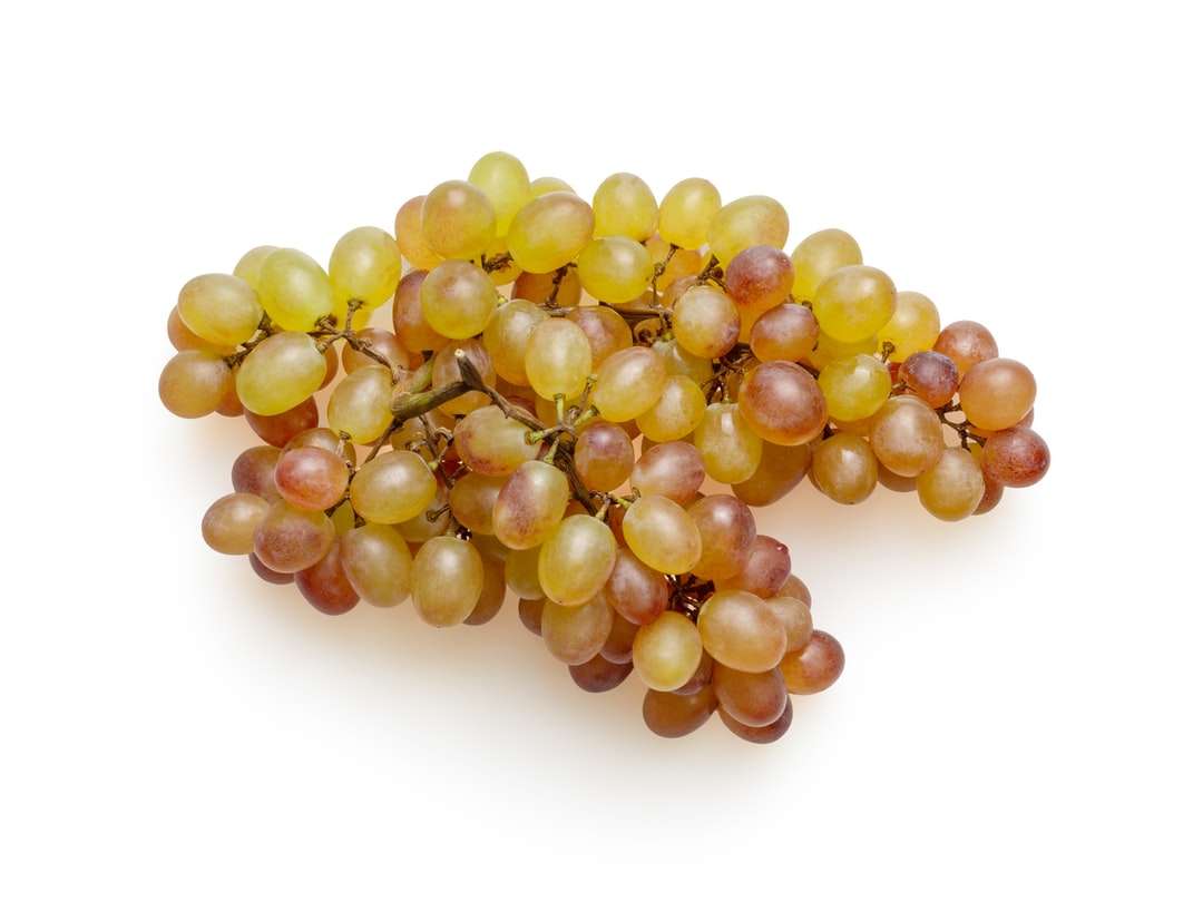 žlutý a bílý perlový náhrdelník skládačky online