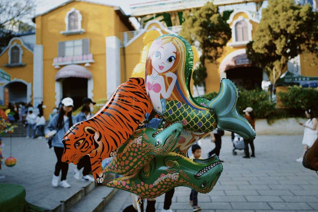 estátua de dragão marrom e verde quebra-cabeças online