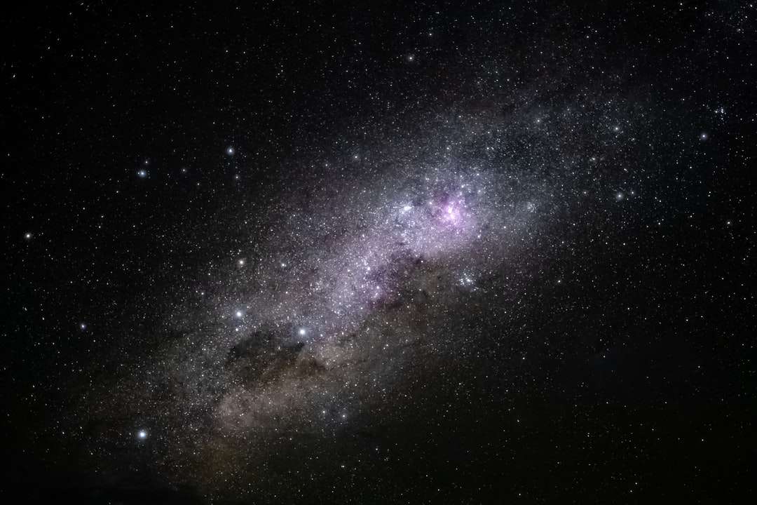 Sternenkleiner Nachthimmel über der sternenklaren Nacht Puzzlespiel online