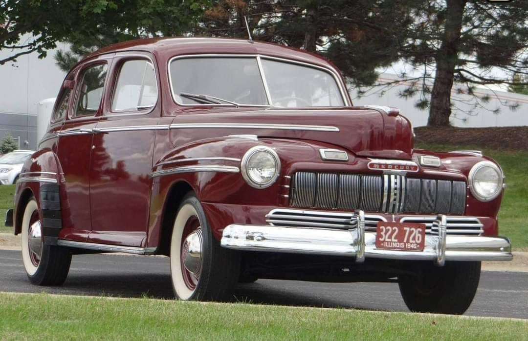 1946 Sedan Mercury puzzle en ligne