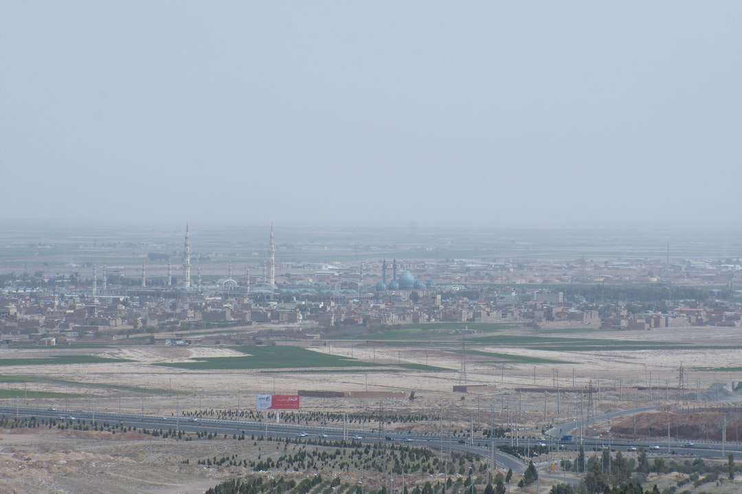 Αεροφωτογραφία της πόλης κατά τη διάρκεια της ημέρας παζλ online