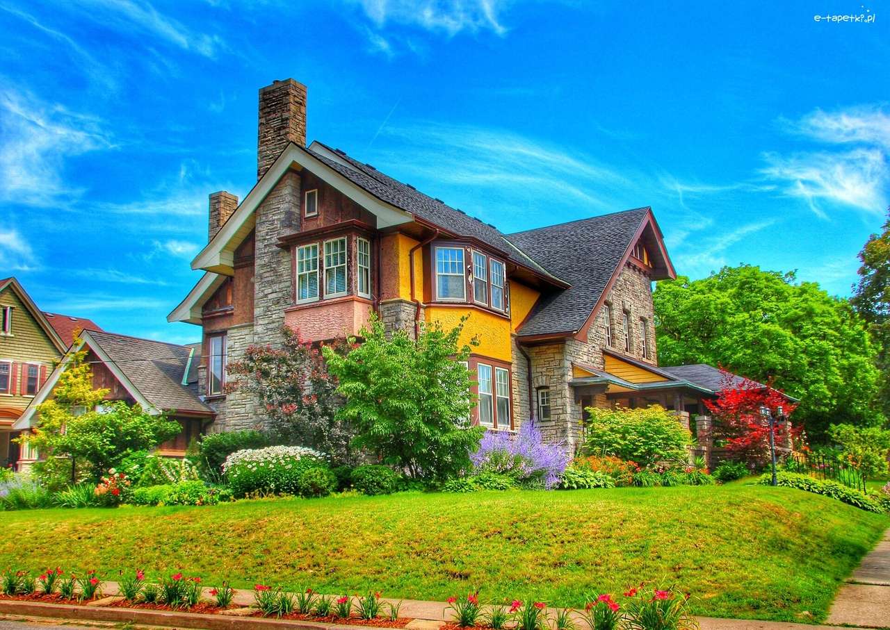 House with vegetation jigsaw puzzle online