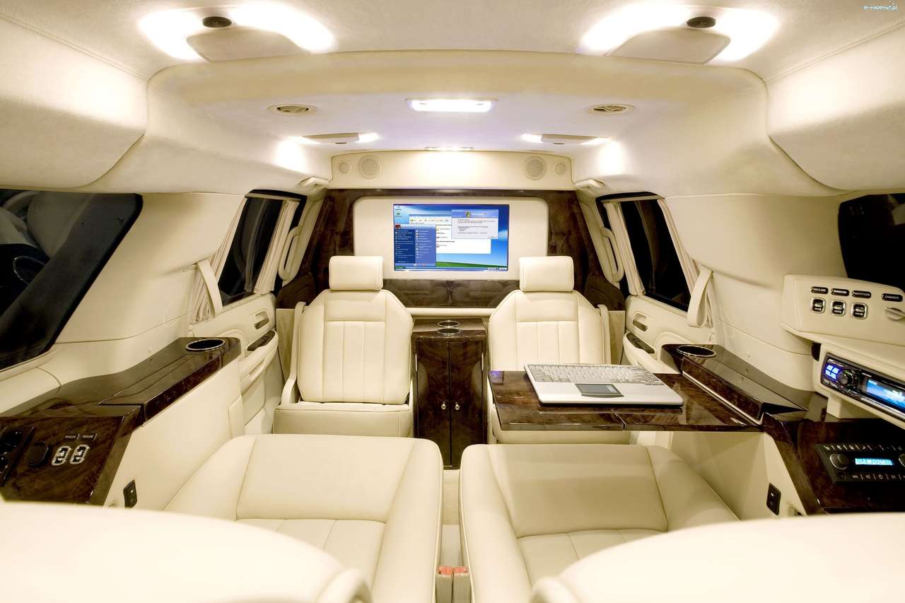 Interior of luxury limousine online puzzle