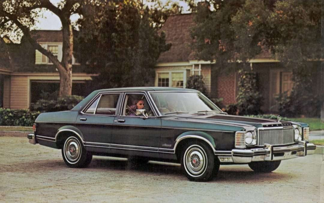 4-дверний седан Mercury Monarch 1977 року випуску онлайн пазл