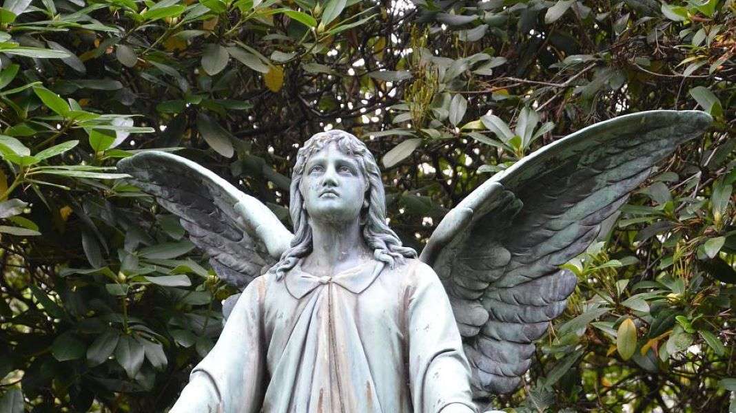 Angel szobor a temetőben Ohlsdorf Hamburgban kirakós online