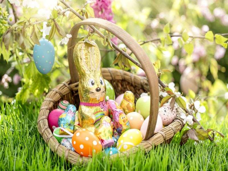 Великденски Великденски кошници в градината онлайн пъзел
