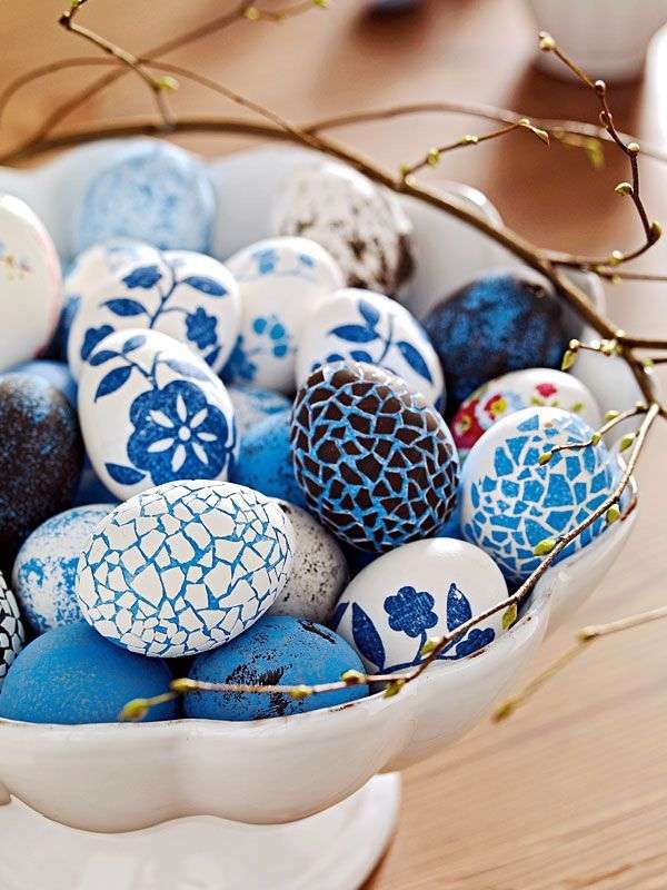 Ouă albe și albastre puzzle online