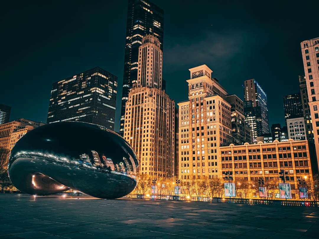 Panorama města během nočního času skládačky online