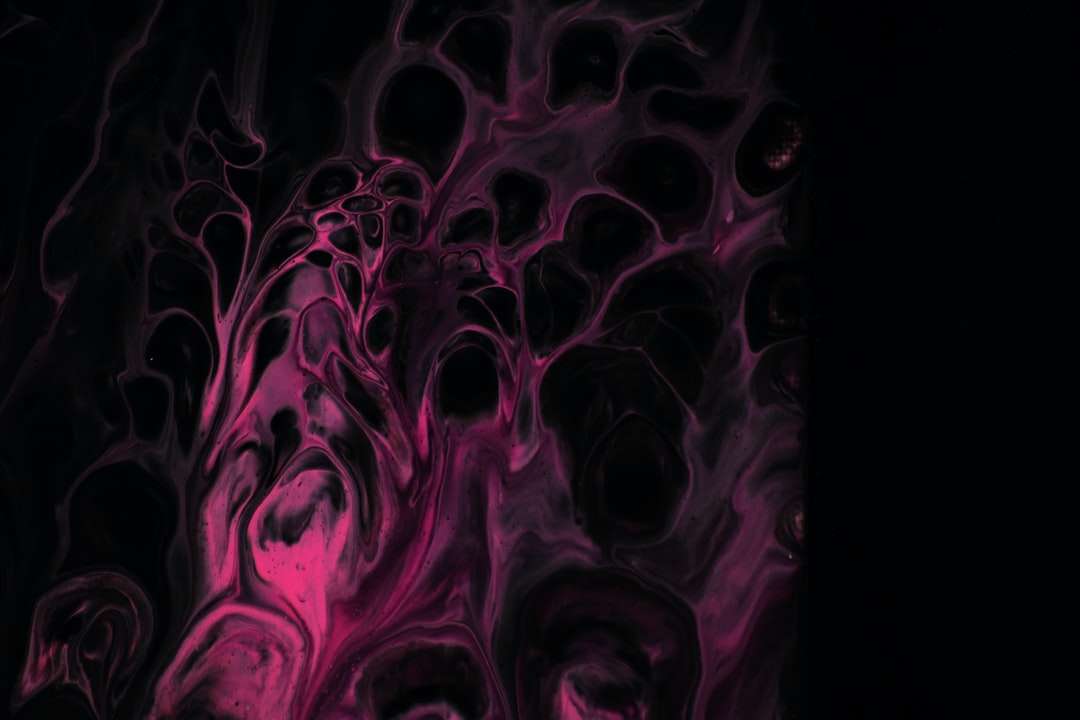 Peinture abstraite violette et noire puzzle en ligne