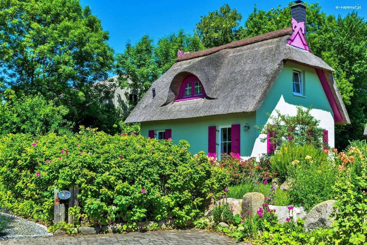 Una colorida casa de campo después de paja rompecabezas en línea