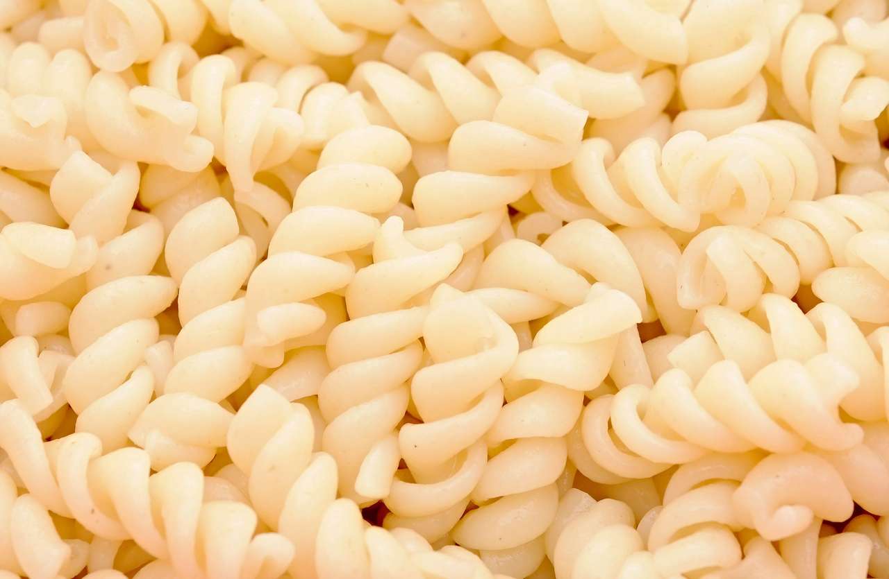 Kokad pasta pussel på nätet
