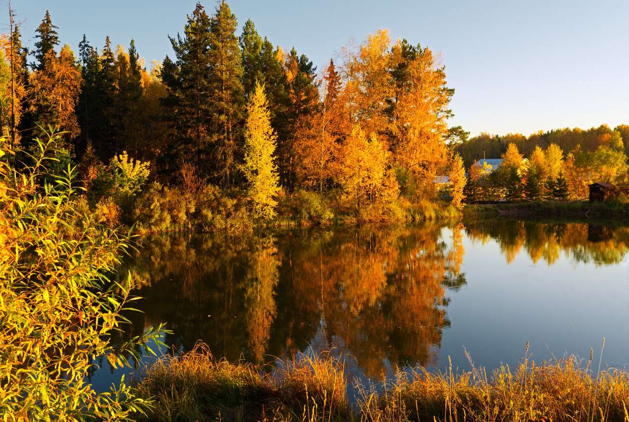 Autumn on the lake jigsaw puzzle online