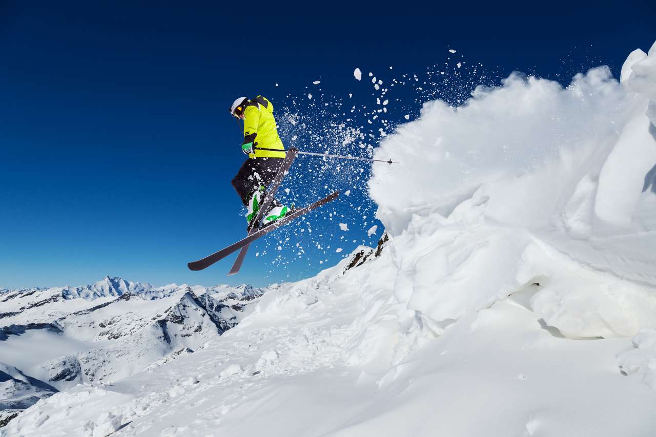 Катание на лыжах вне обозначенного маршрута онлайн-пазл