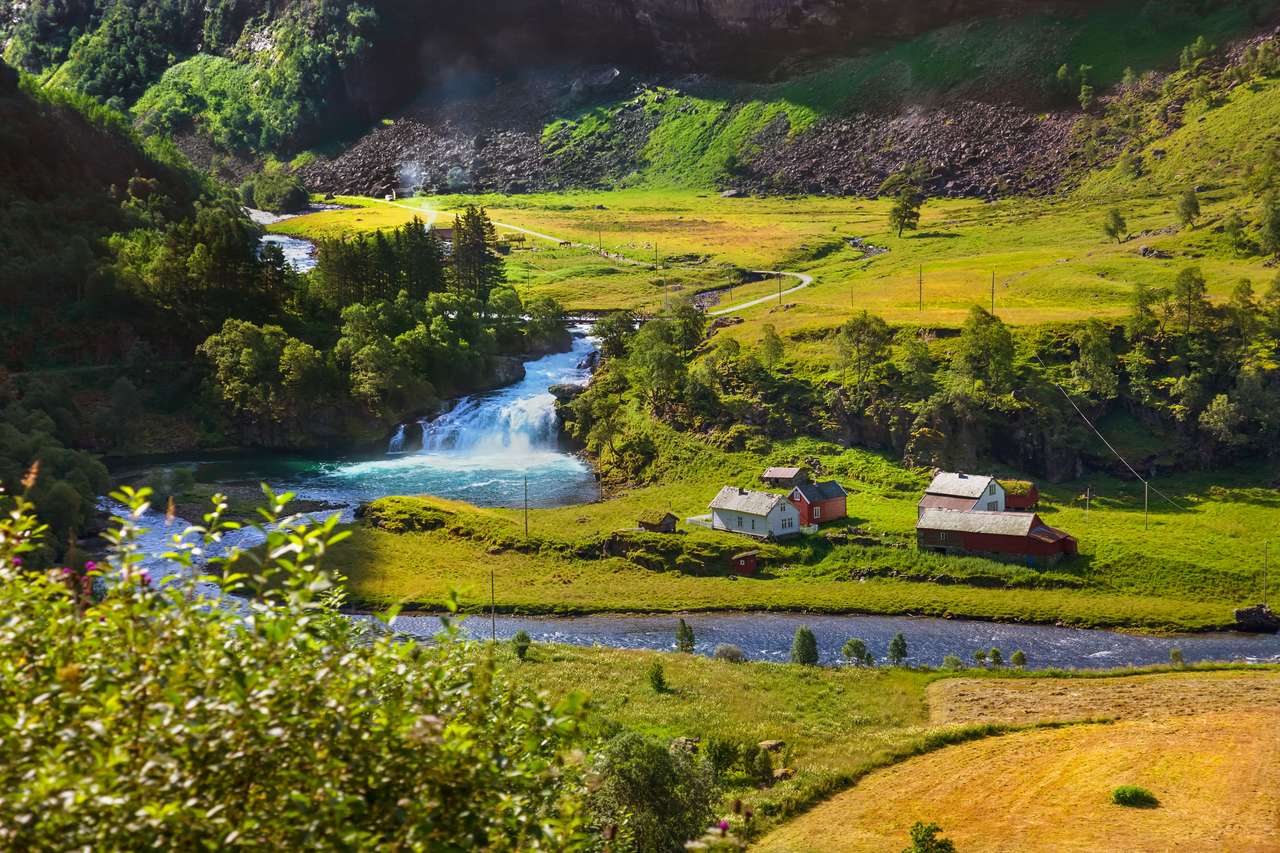 Село в Flam - Норвегия онлайн пъзел
