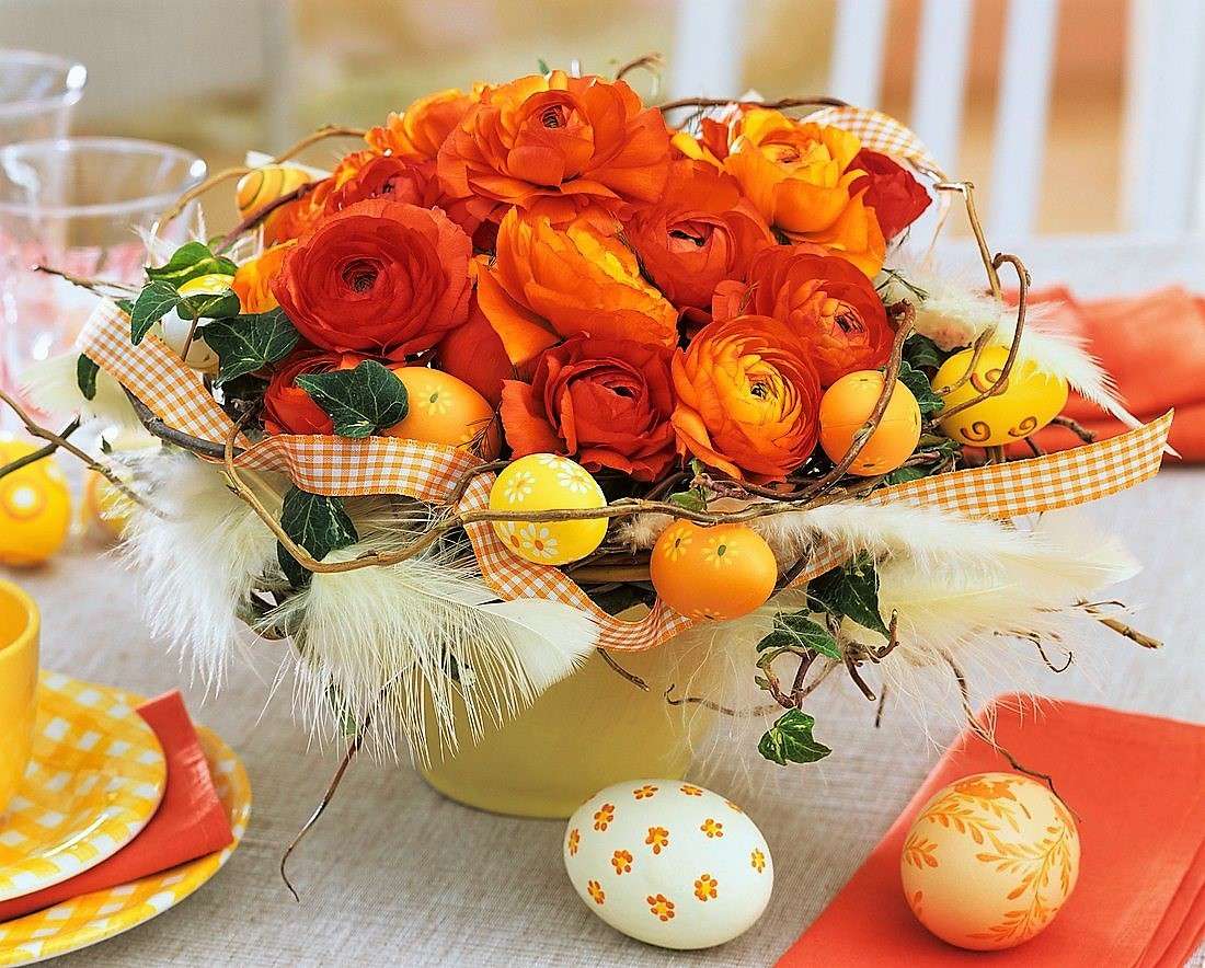 Húsvéti dekoratív virágos elrendezés húsvéti tojással kirakós online