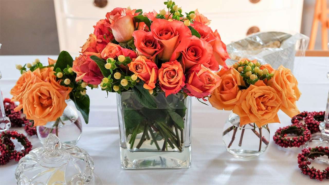 Vackra blommiga arrangemang på Thanksgiving Pussel online