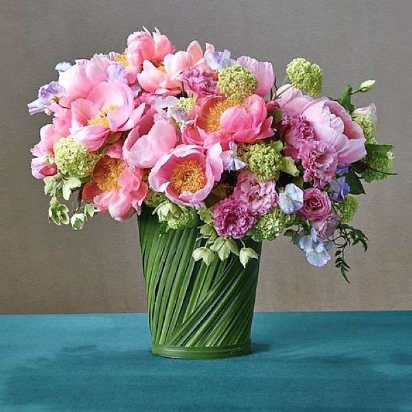 Bouquet of pink and green jigsaw puzzle online